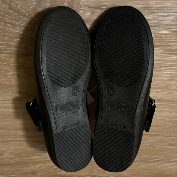 NWT Children’s Place | Black Scalloped Mary Jane Flats with Velcro Closure - Picture 5 of 5